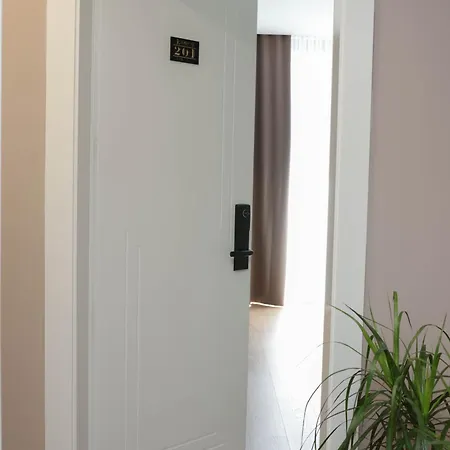 Отель Castle View *