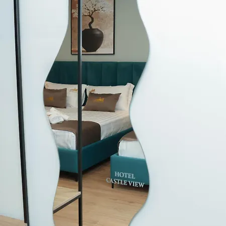 Castle View Отель