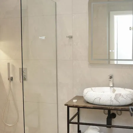 Castle View Круя