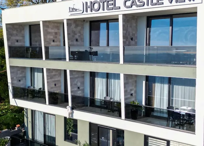 Castle View Hotell *